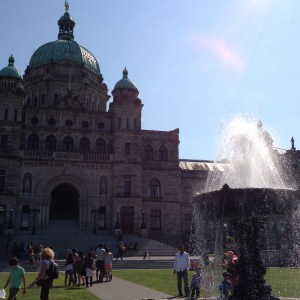 Parliament building and a pretty fountain.